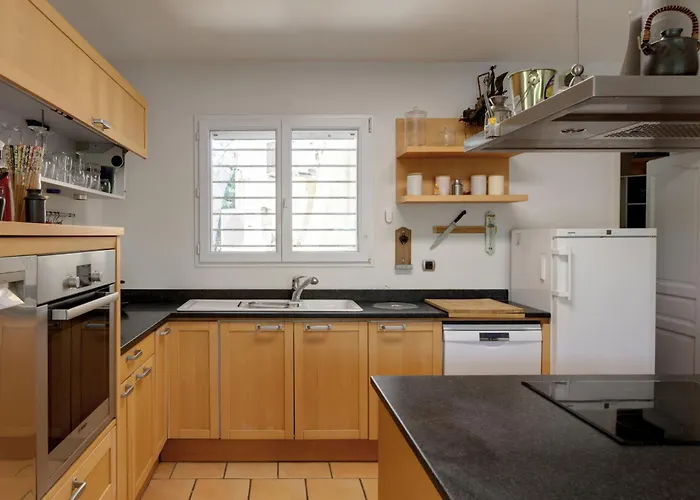 شقة 114- Harmonia, 4chambres, Piscine, Clim نيم