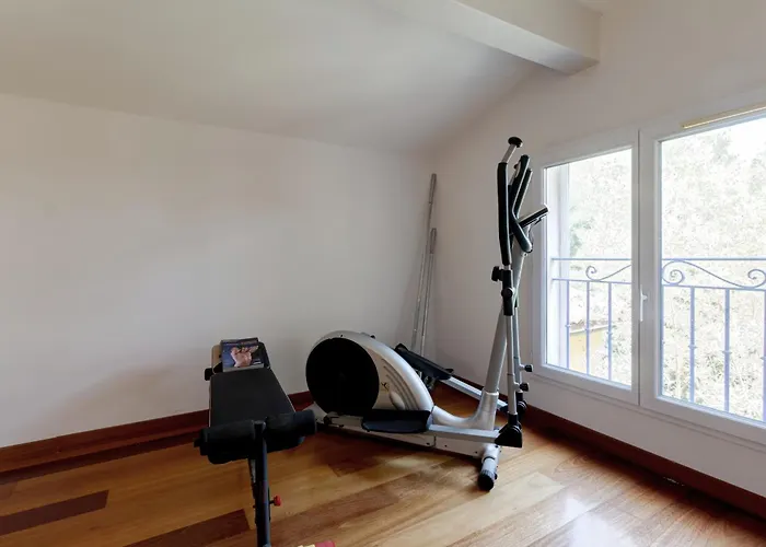 114- Harmonia, 4chambres, Piscine, Clim شقة