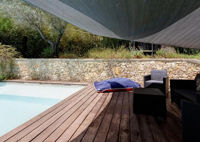 شقة 114- Harmonia, 4chambres, Piscine, Clim نيم